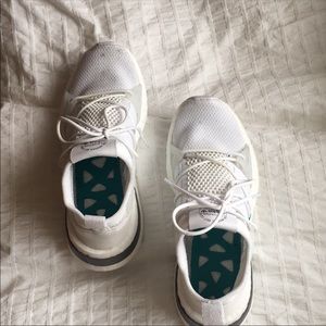 Adidas Arkyn tennis shoes